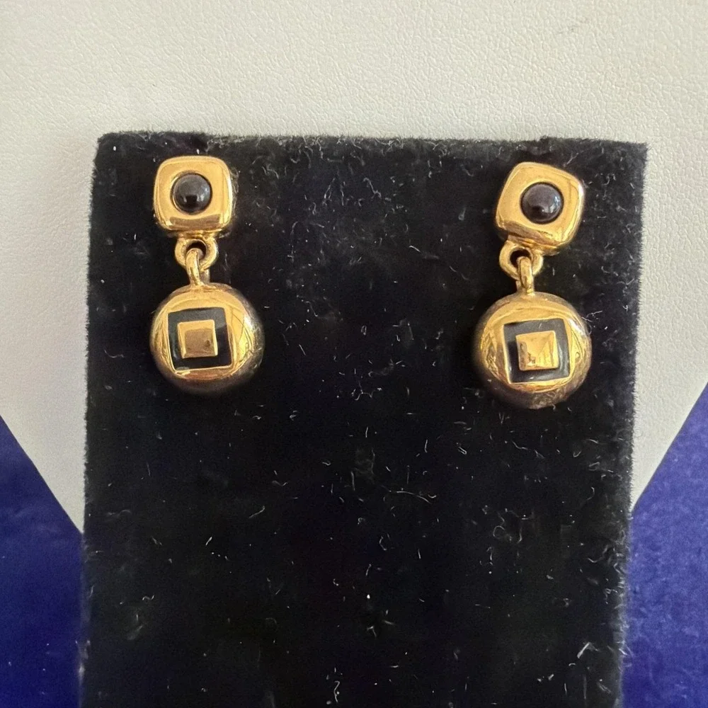 vintage signed MONET gold tone  dangle drop earring red black cabochon